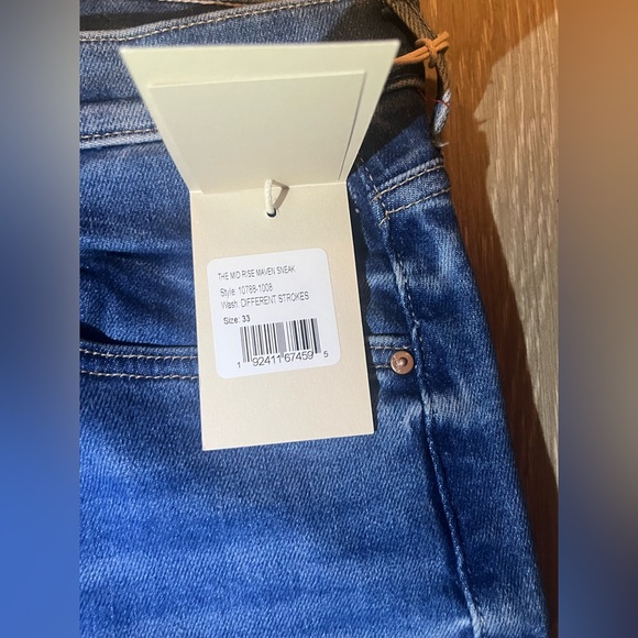 Mother Mid-Rise Maven Sneak - Picture 2 of 13